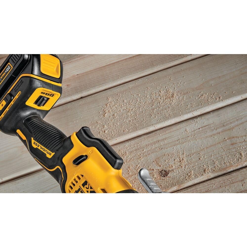 DEWALT 20V MAX XR Oscillating Tool Kit, 3-Speed (DCS356C1)